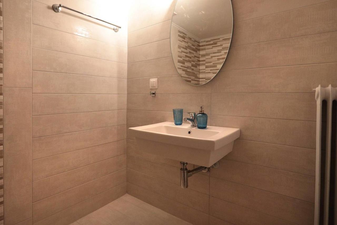 Pale Coloured Apt In Athens Historic Centre מראה חיצוני תמונה